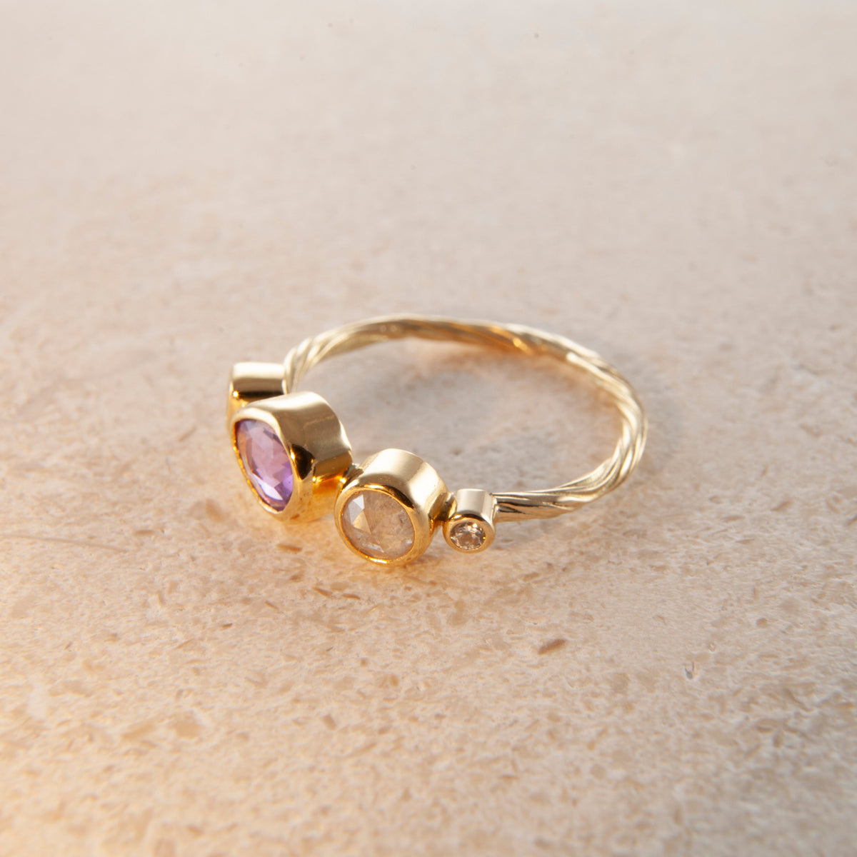 Cocktail 18K & 22K Gold Ring w. Sapphire & Diamond
