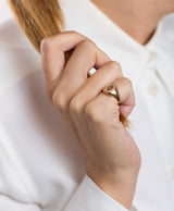 Oval Pinky 18K Gold, Whitegold or Rosegold Ring w. Diamonds