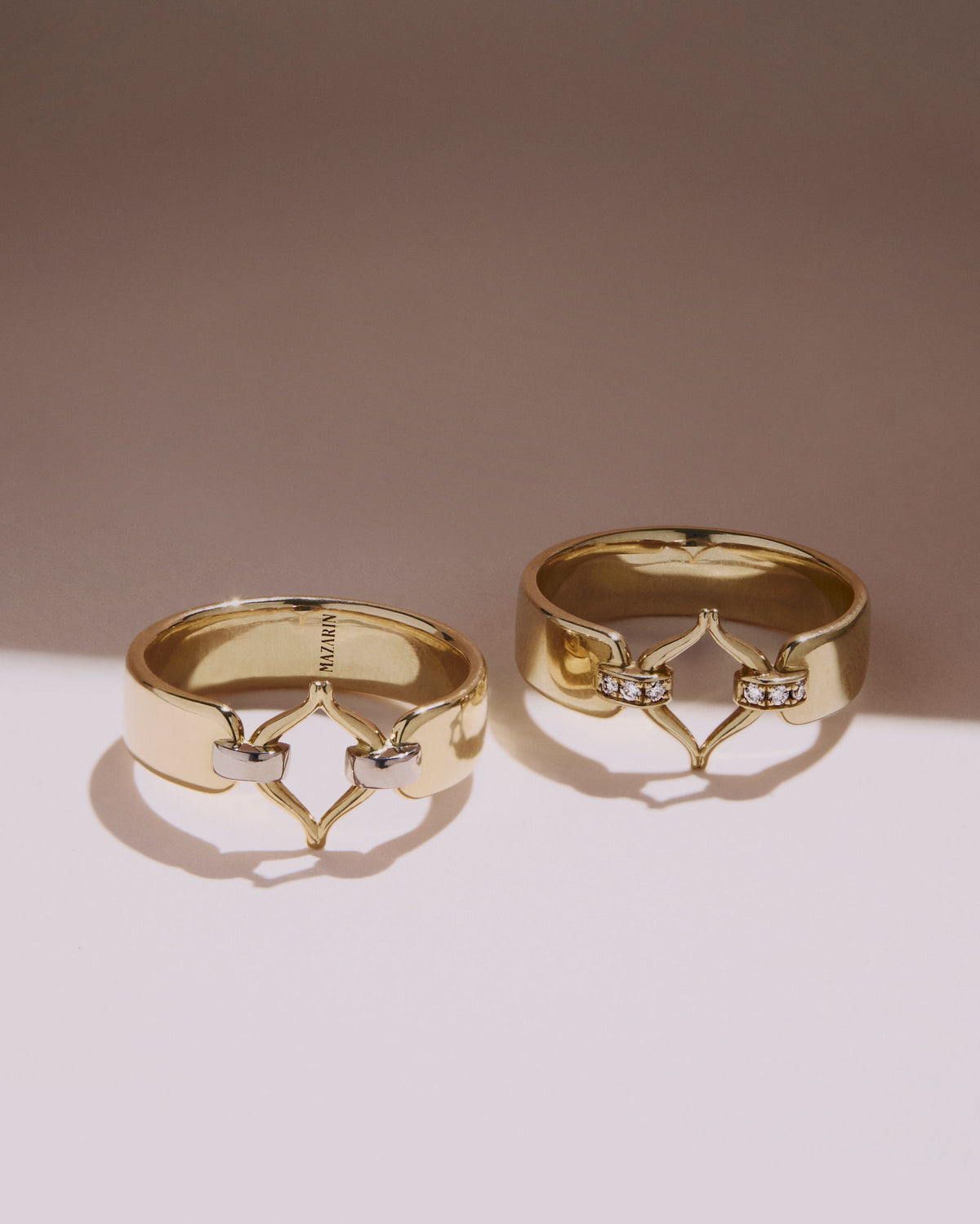 Eboris Corset Paved 18K Gold Ring w. Diamond