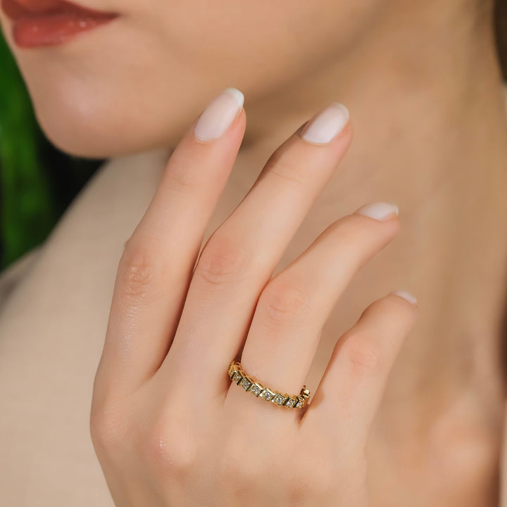 Rhea 18K Gold Ring w. Diamonds