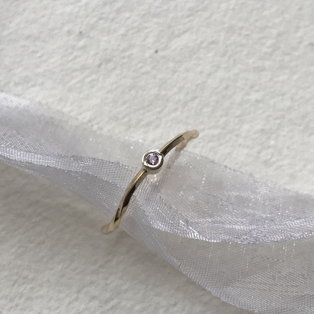 SHOOTING STAR 14K Gold Ring w. Pink Sapphire