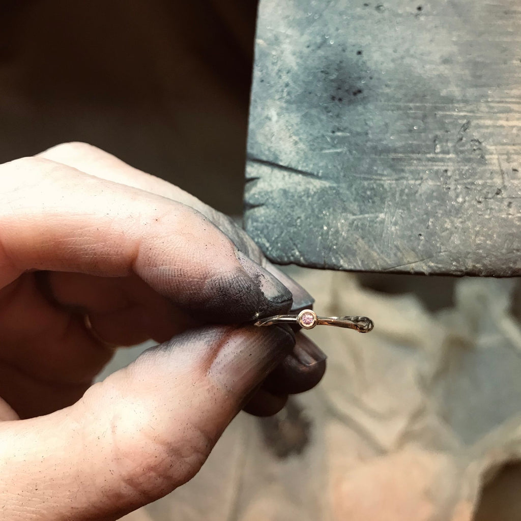 SHOOTING STAR 14K Gold Ring w. Pink Sapphire