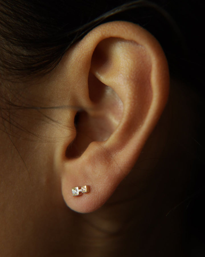 Cube no.2 14K Gold Stud w. Diamonds