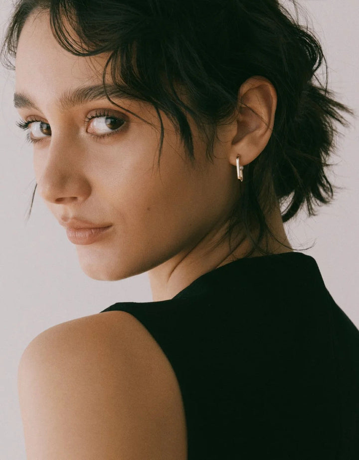 Radiant 9K Gold Hoop w. Pearl