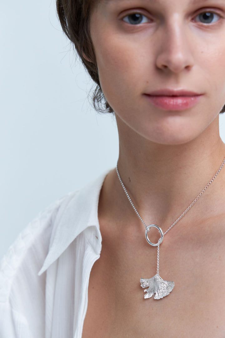 Ginkgo Hoop Lock Silver Necklace w. Zirconia