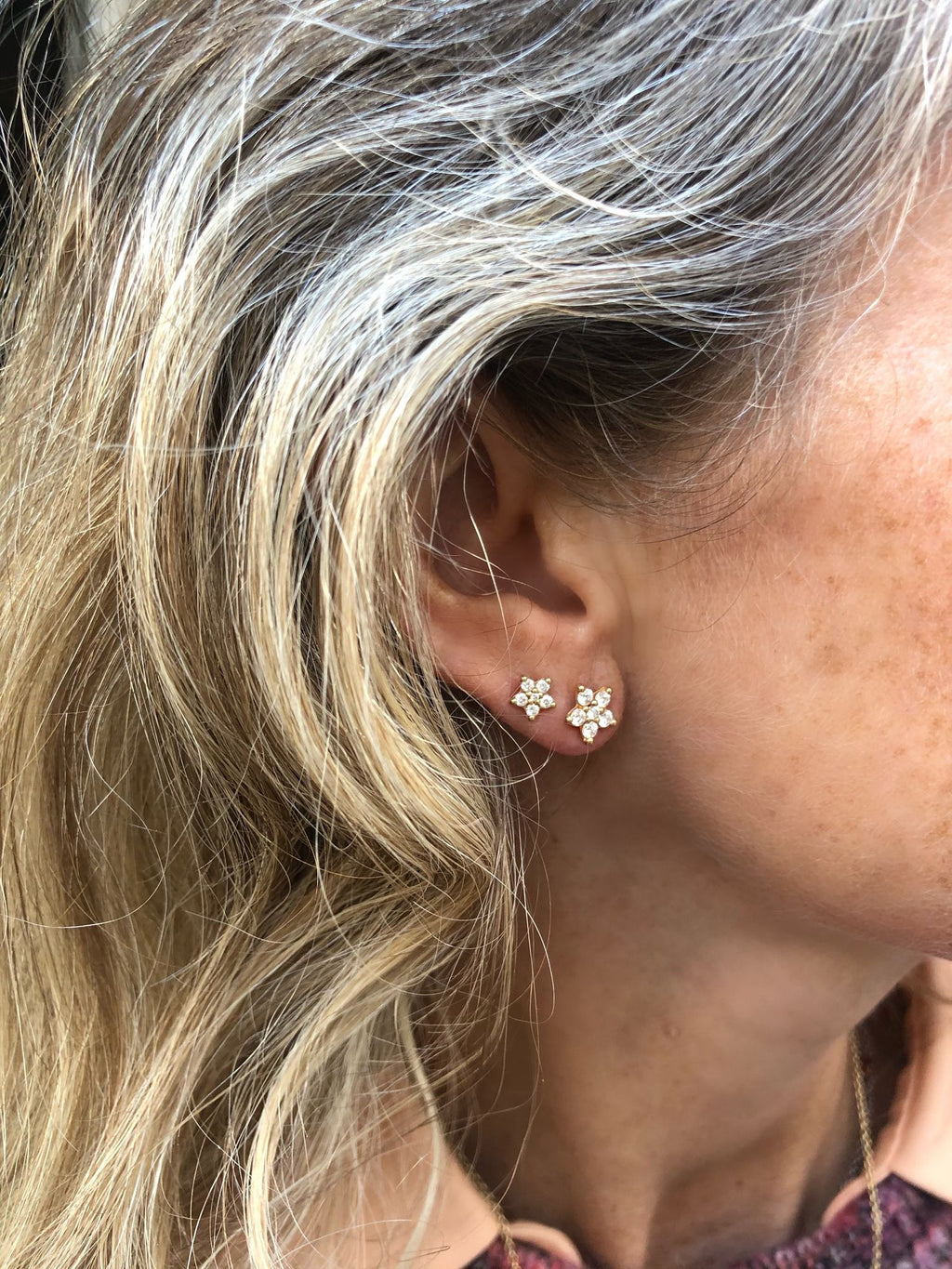 Small Shooting Stars 18K Gold Earrings w. Diamonds