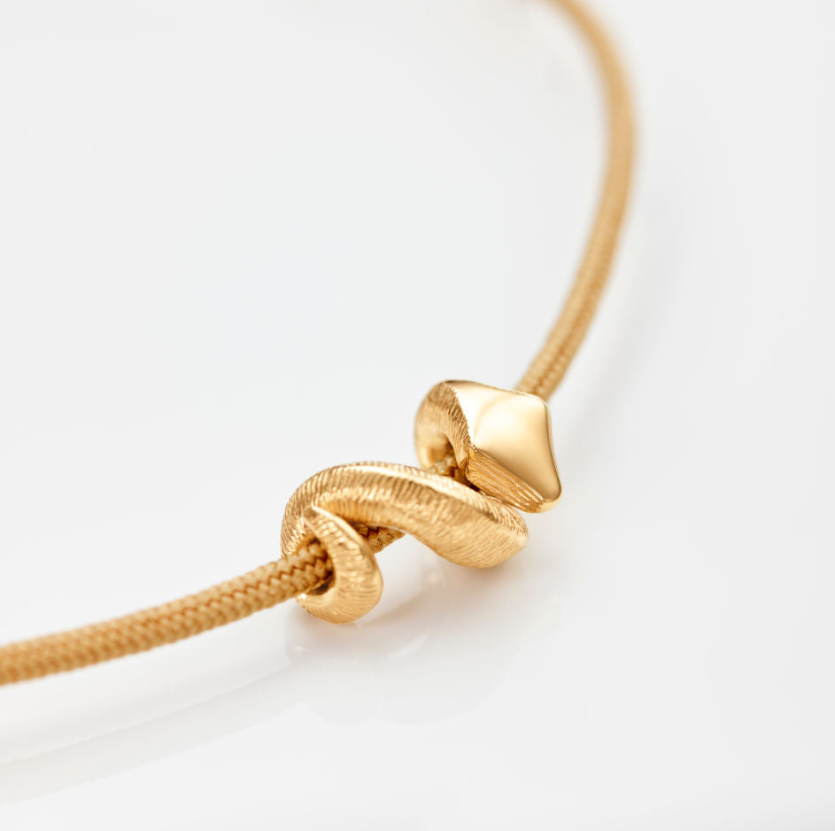 Snakes Mini 18K Gold Pendant w. Beige String