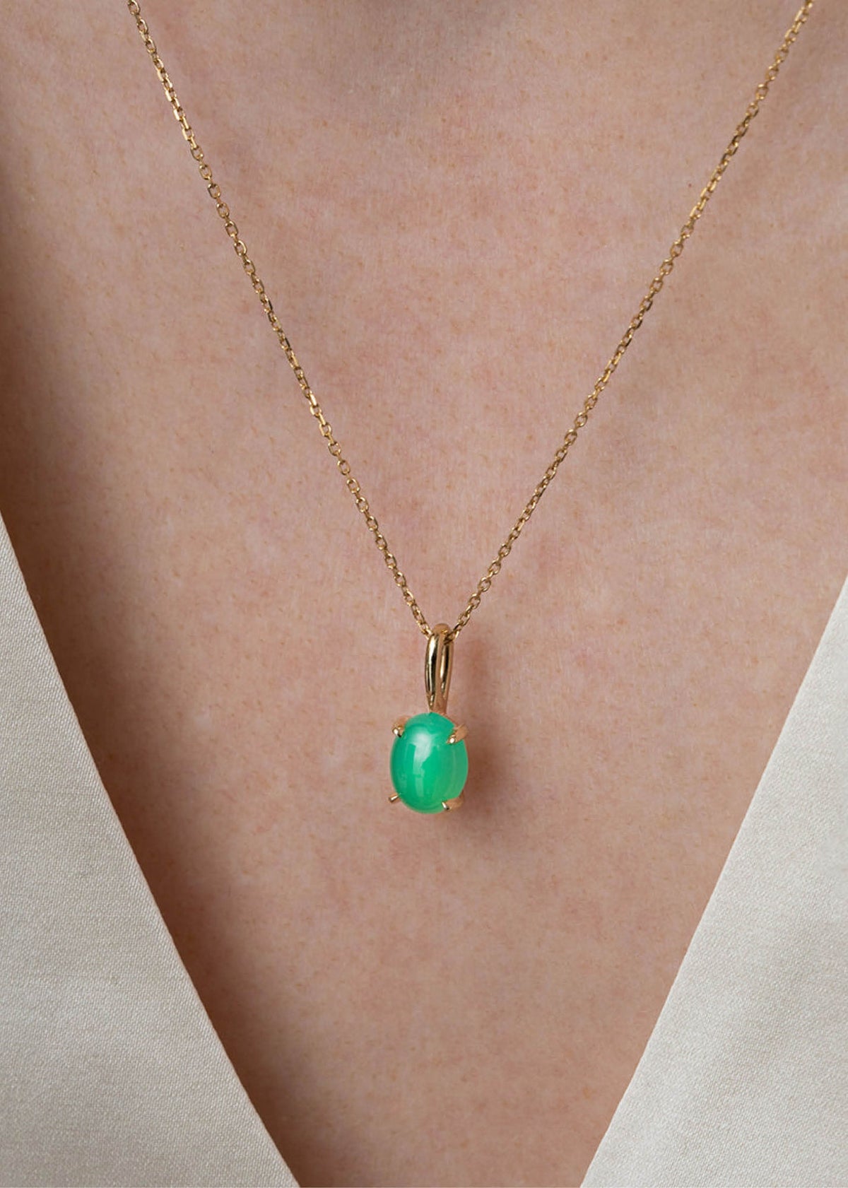 Camren 10K Gold Pendant w. Chrysoprase