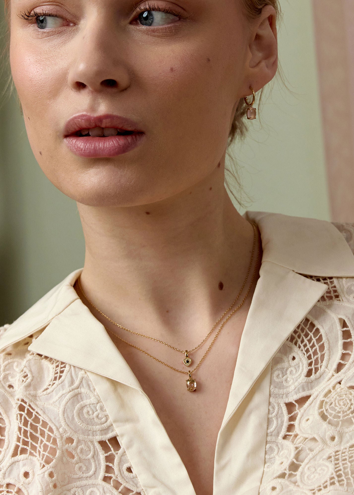 Amor 10K Guld Vedhæng m. Sort Diamant