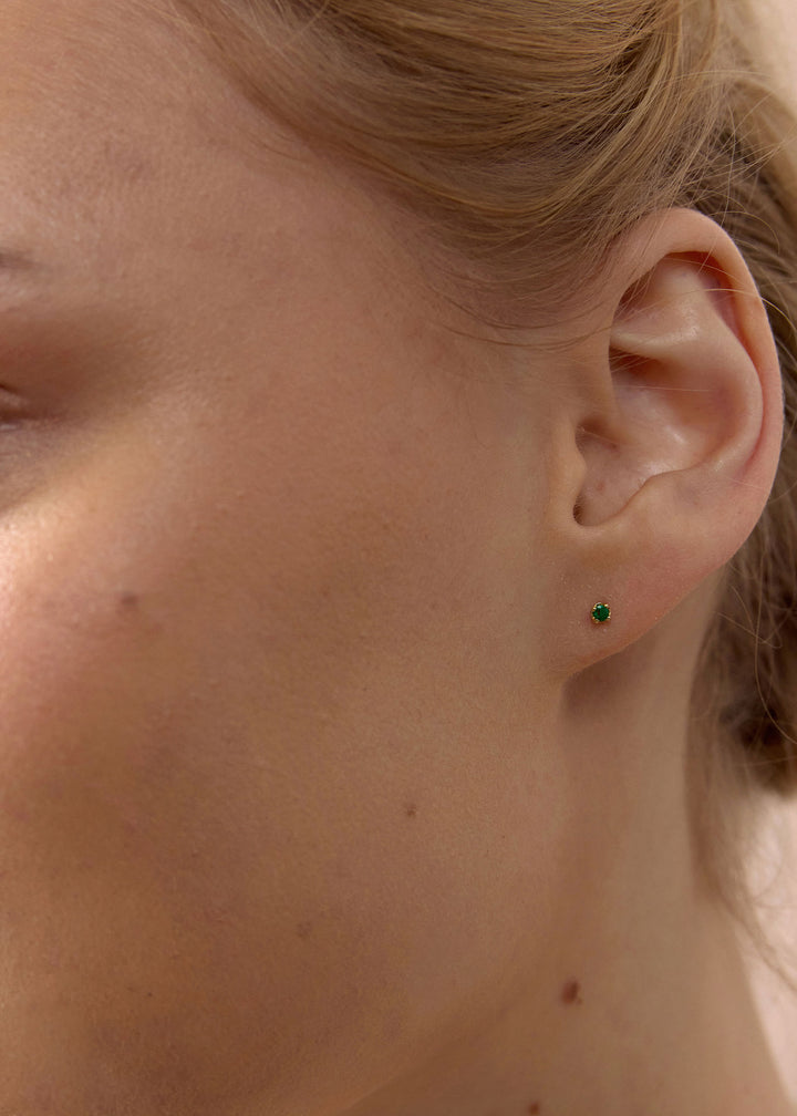 Rainbow 10K Gold Stud w. Emerald