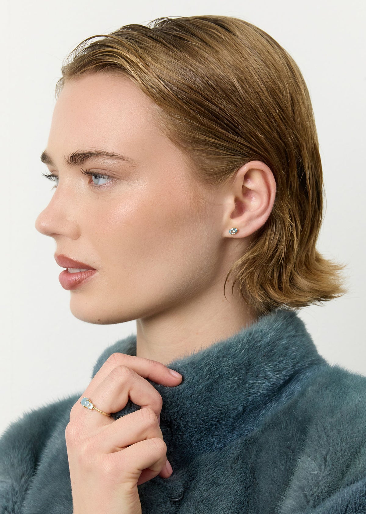 Stella 10K Gold Studs w. Blue Topaz