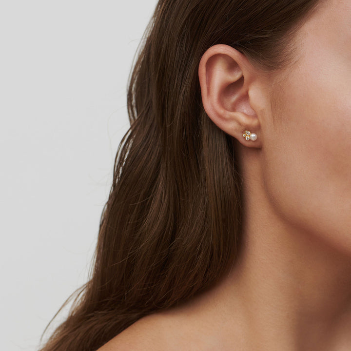 Tasha Gold Plated Studs w. Freshwater Pearl & Cubic Zirconia