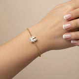 Armbånd med bogstavet U i 18K guld, Rosaguld eller Hvidguld m. en solitaire-Lab-Grown Diamant, fremstillet i laboratoriet