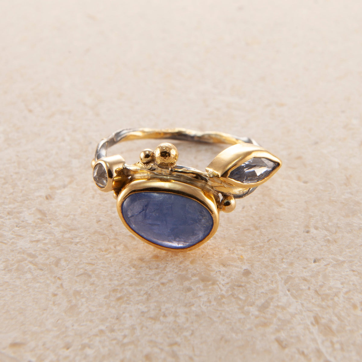 Seafire 18K & 22K Gold Ring w. Sapphire & Diamond
