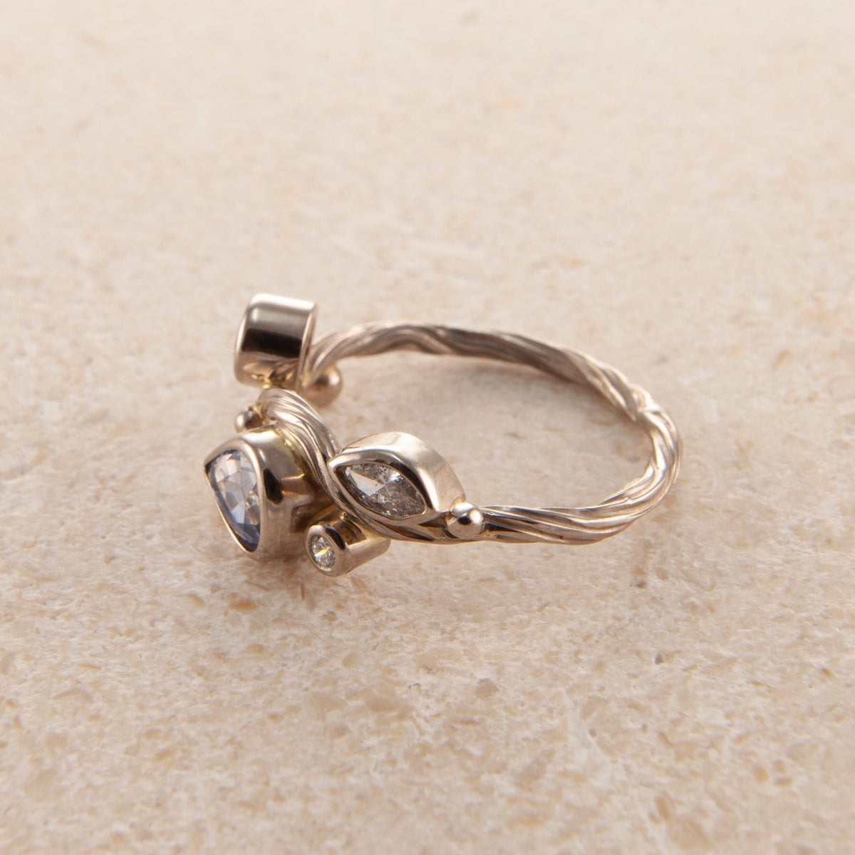 Seafire White 18K & 22K Whitegold Ring w. Sapphire & Diamond