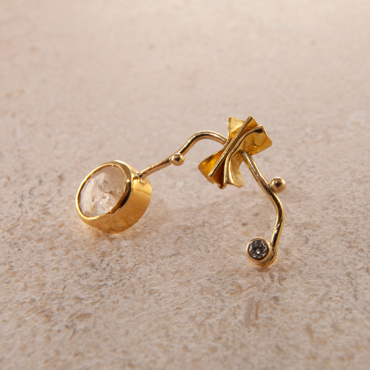 Breeze 18K & 22K Gold Earring w. Sapphire & Diamonds