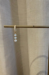 Vivre-3 14K Gold Huggie w. Diamonds