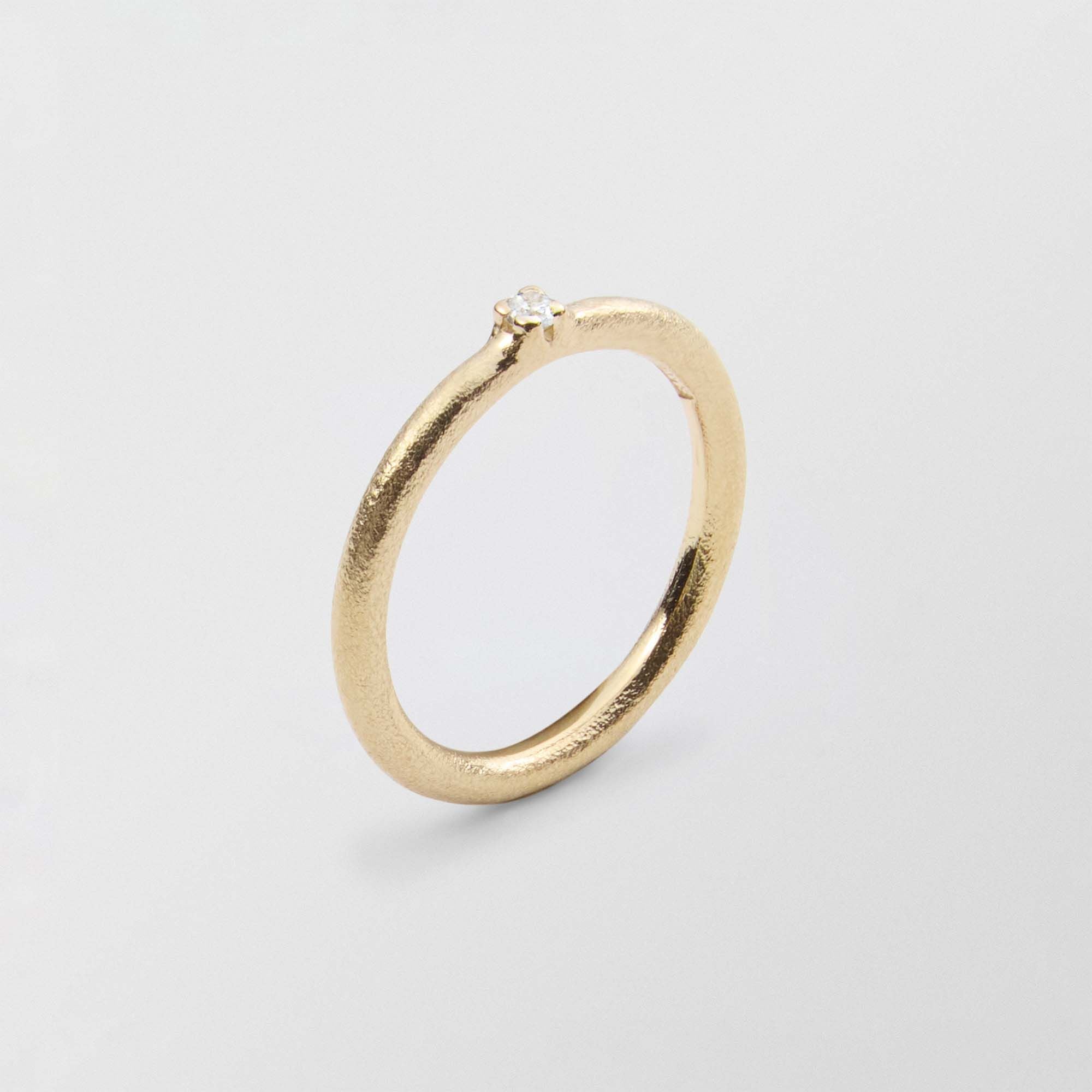 Frosty Solitaire 18k Guld Ring m. Diamant