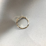 WAVE 14K Gold Ring w. Diamond