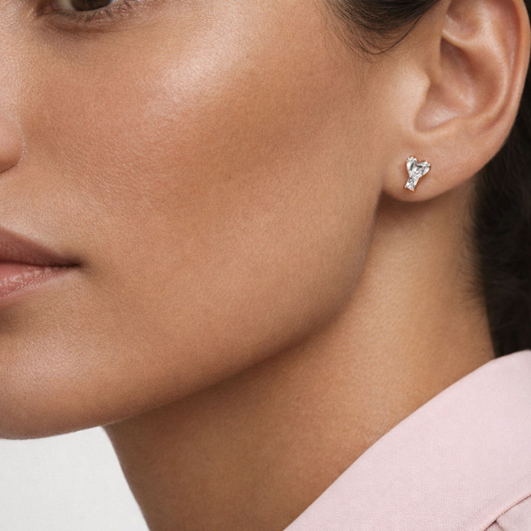 Alphabet Initial Y 18K Gold, Whitegold or Rosegold Stud Earrings w. Solitaire Lab-Grown Diamond