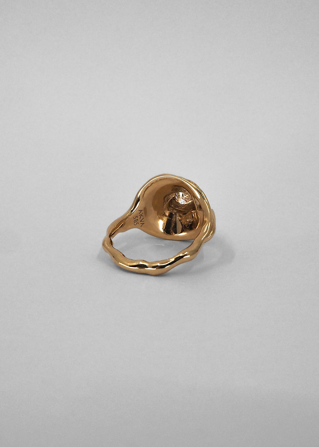 Cochlea Grande 14K Gold Ring w. Mitteldiamant