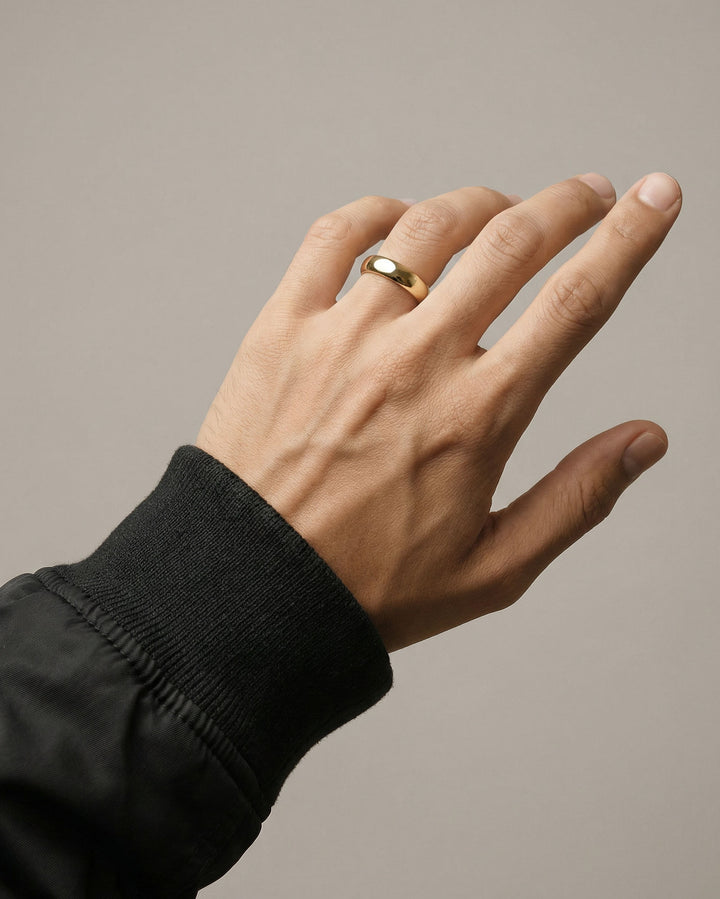 Court 14K or 18K Gold or Whitegold 7mm Band Ring