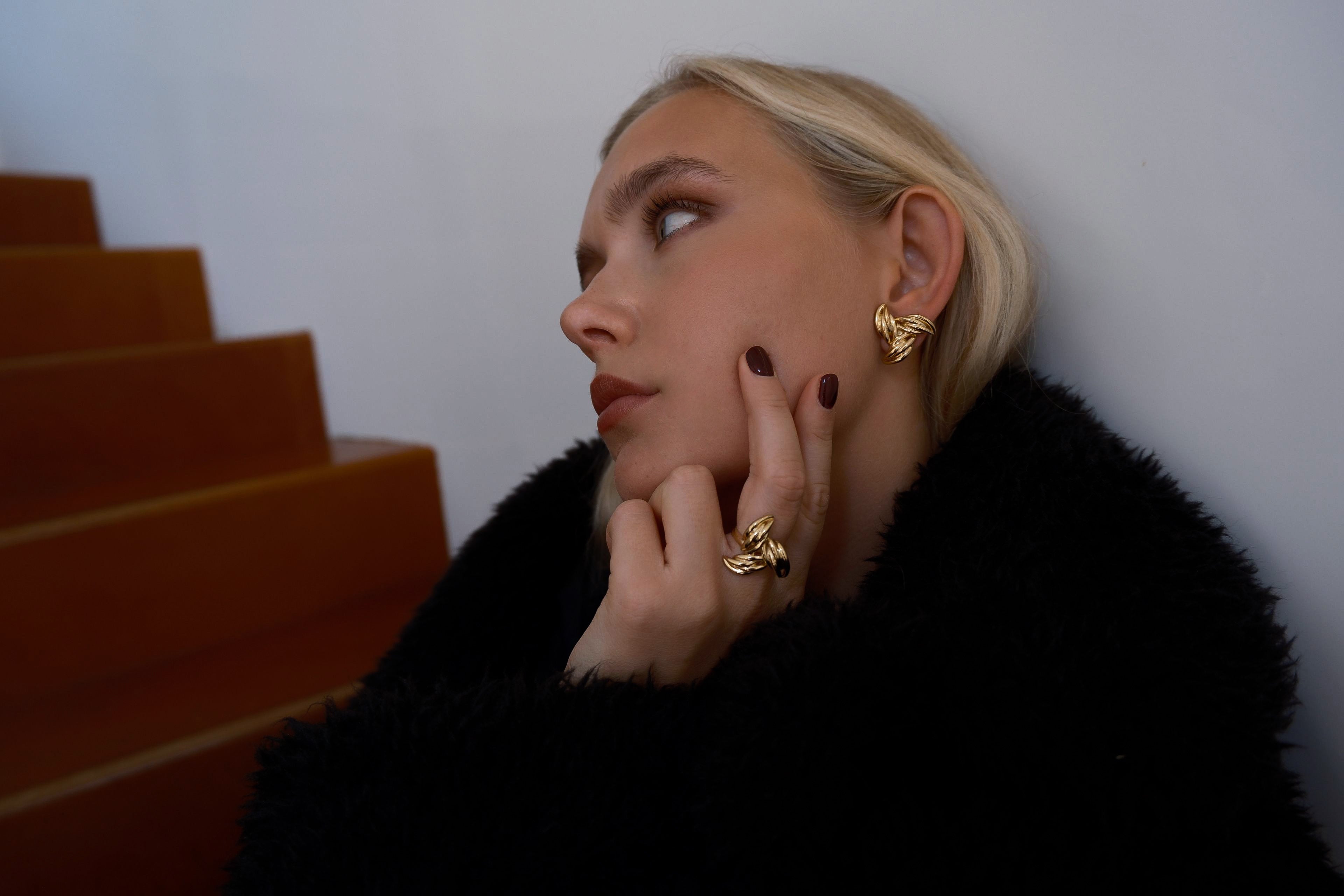 Verve Mini White Rhodium on Brass Earrings