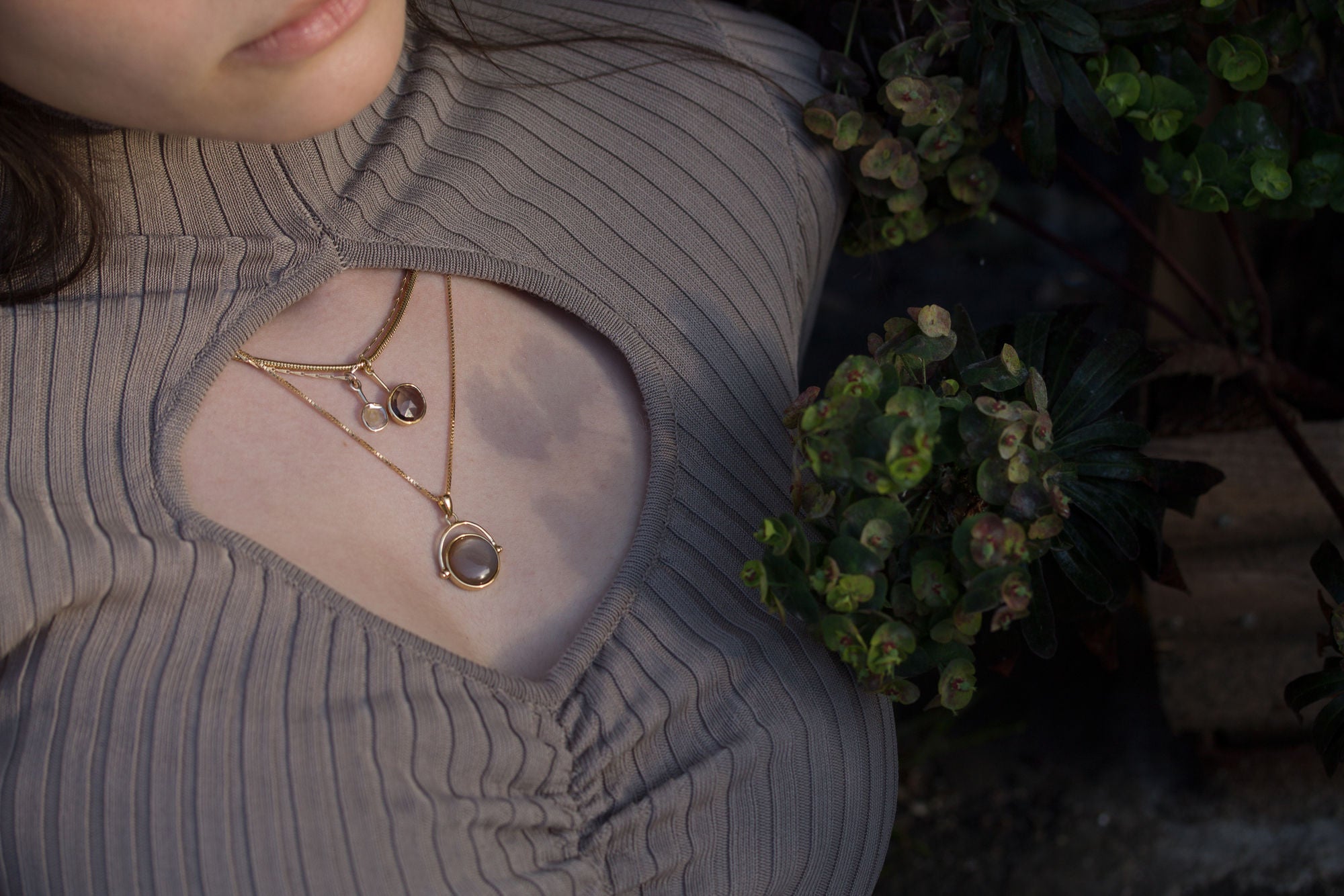 The Selene Chocolat Vermeil Necklace w. Moonstone