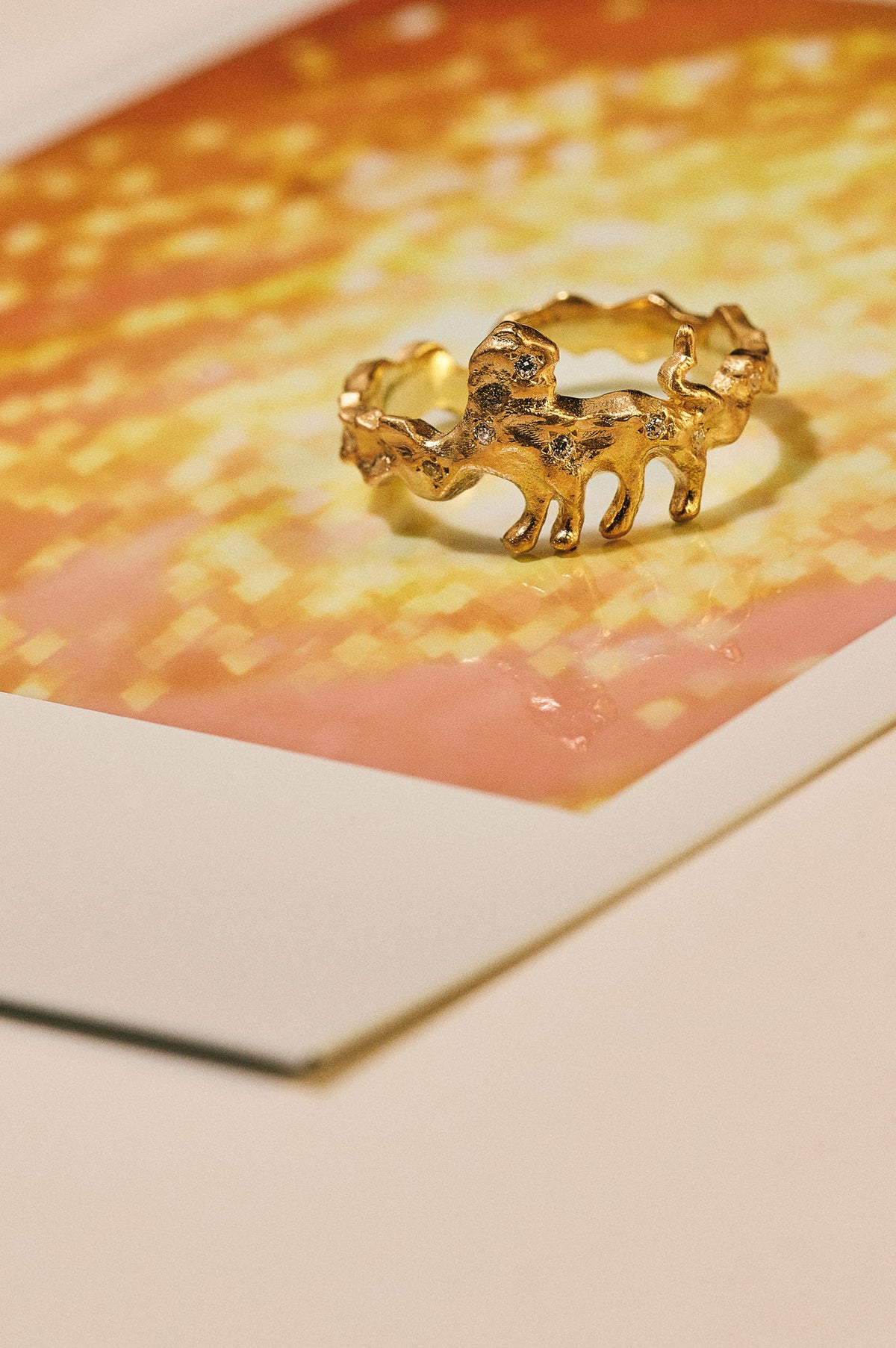 Leo 18K Gold Ring w. Diamonds