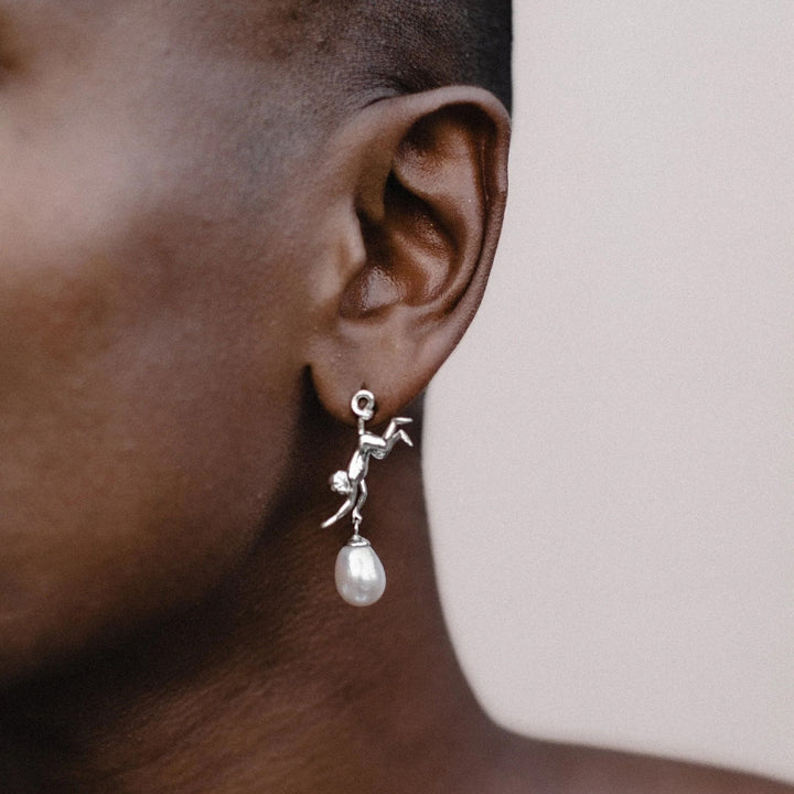 Monkey Silver Earrings w. Pearl