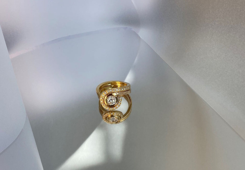 Resiliance 18K Rosegold, Whitegold or Gold Ring w. Lab-Grown Diamonds