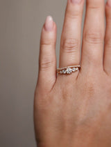 Jade Petite Wave Halv 18K Guld, Hvidguld eller Rosaguld Ring m. Diamanter