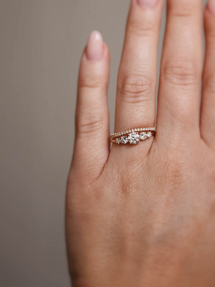 Jade Petite Wave Half 18K Gold, Whitegold or Rosegold Ring w. Diamonds