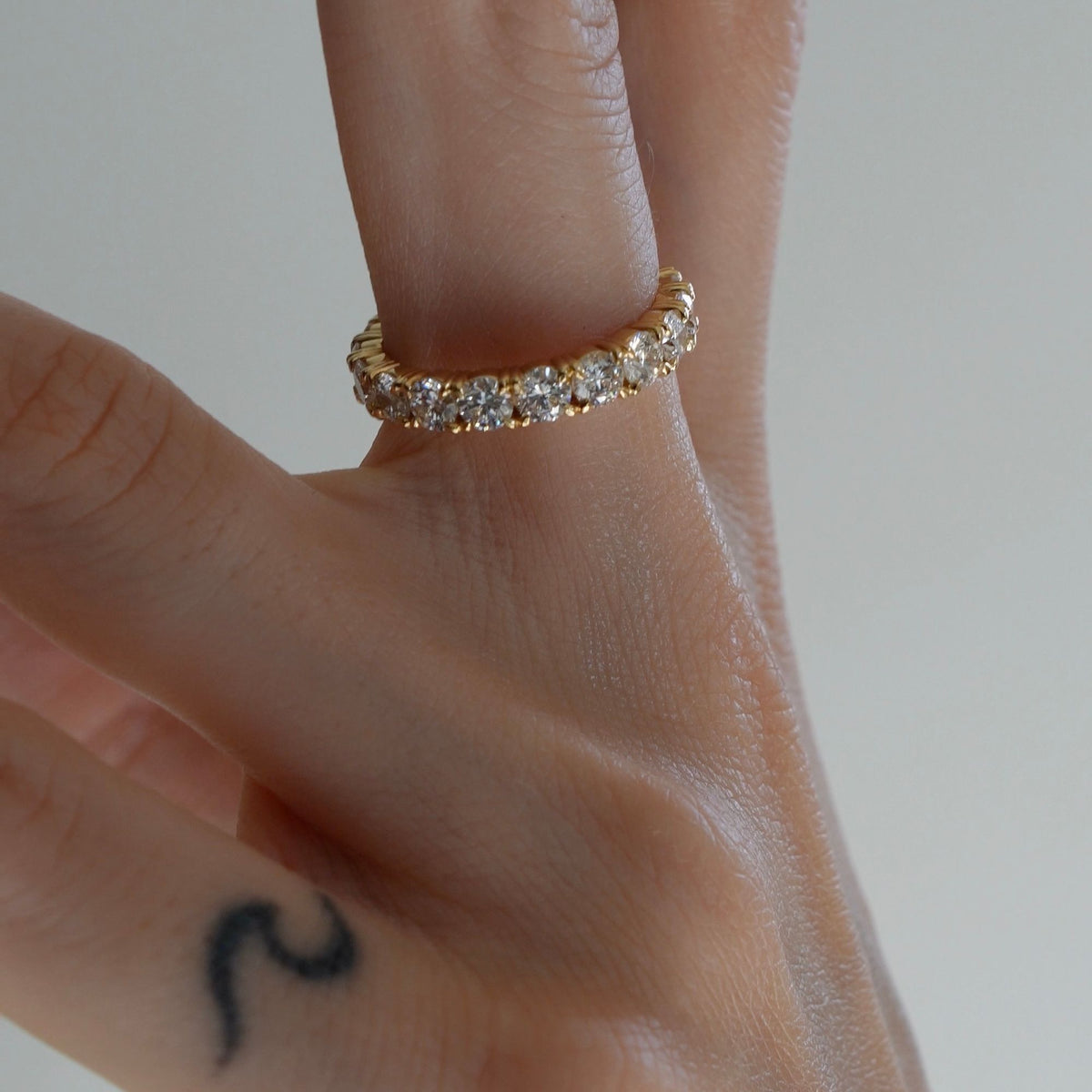 Reflection Luxury Eternity 18K Whitegold Ring w. Lab-Grown Diamonds