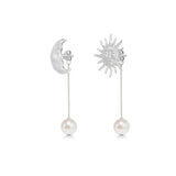 The Lovers Backdrop Silver Earrings w. Pearl