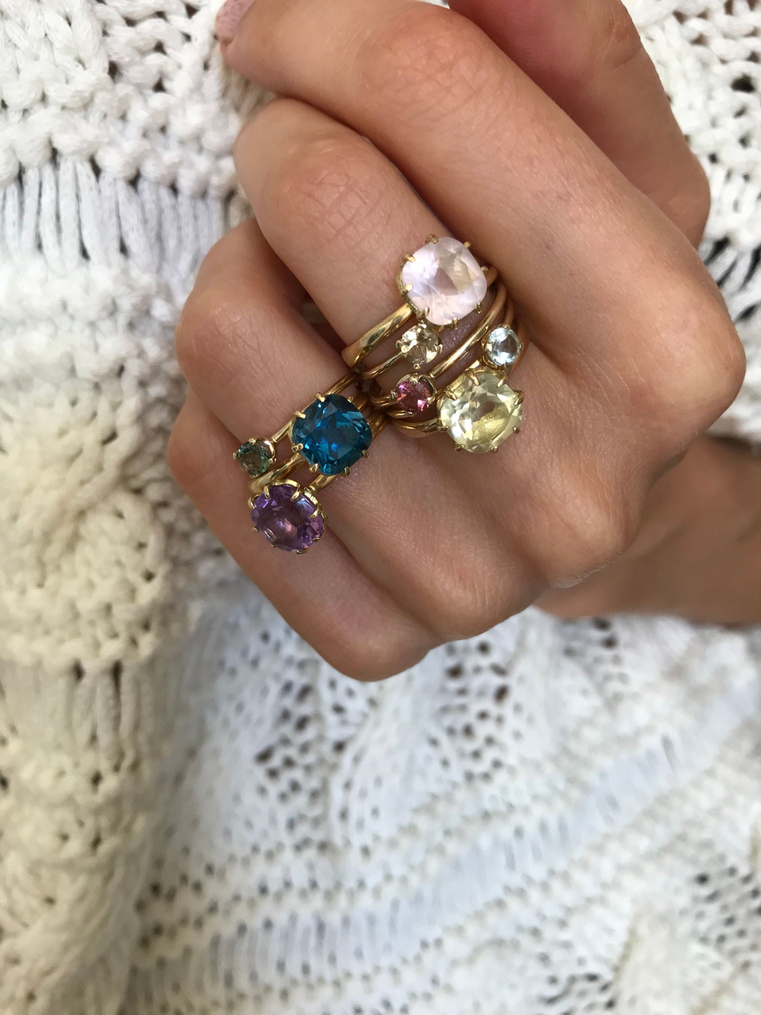 Square Blue 18K Gold Ring w. Topaz