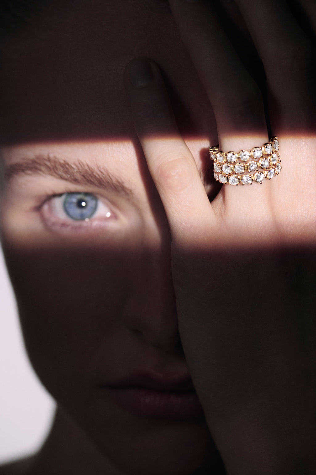 Band 18K Guld Ring m. Diamanter