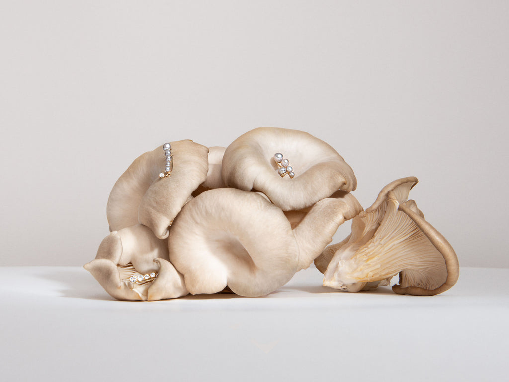 Maya 02 9K Gold Earcrawler w. Diamond & Pearls