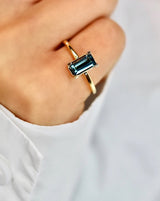 Nord London Blue Turned 18K Guld Ring m. Topas & Diamant