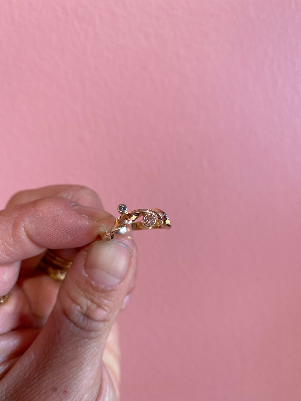 Rebecca 14K Gold Ring w. Pink & Blue Stones