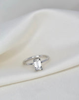 Nord White Turned 18K Hvidguld Ring m. Topas & Diamant