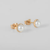 Lotus 18K Gold Studs w. Pearls