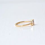 Avama Sudu 18K Gold Ring w. Sapphire