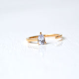 Avama Sudu 18K Gold Ring w. Sapphire
