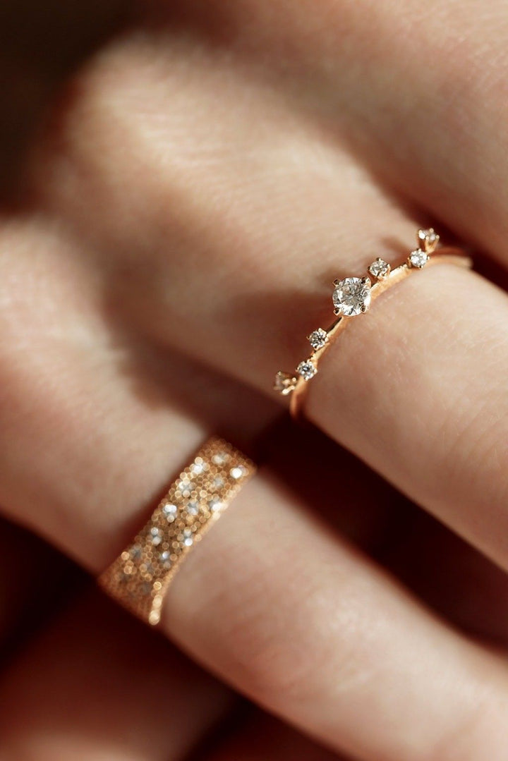 Big Très-Or 18K Gold Ring w. Diamonds