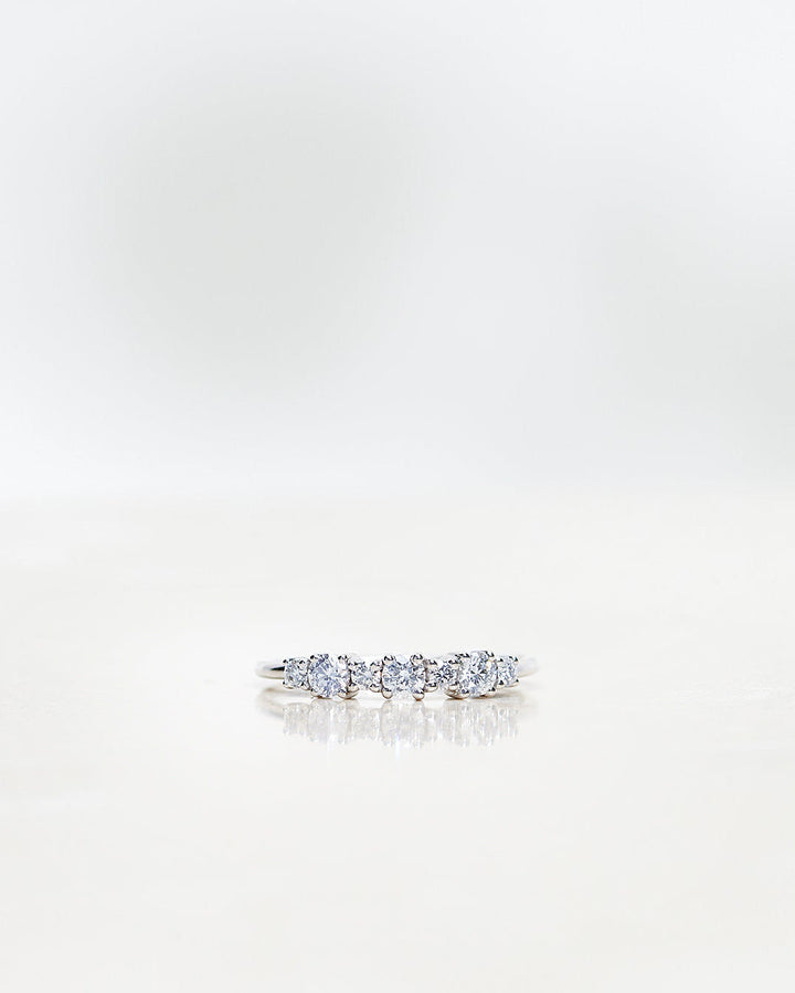 Brigitte 18K Gold, Whitegold or Rosegold Ring w. Diamonds