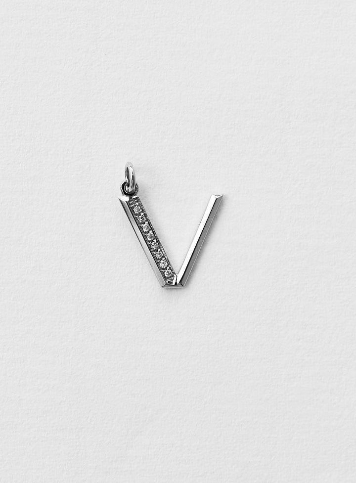 Diamantener Buchstabe "V" Halskette aus 18K Weißgold oder Anhänger I Diamant