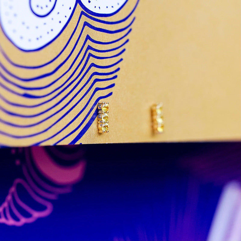 Essential Bliss 18K Gold Studs w. Sapphires