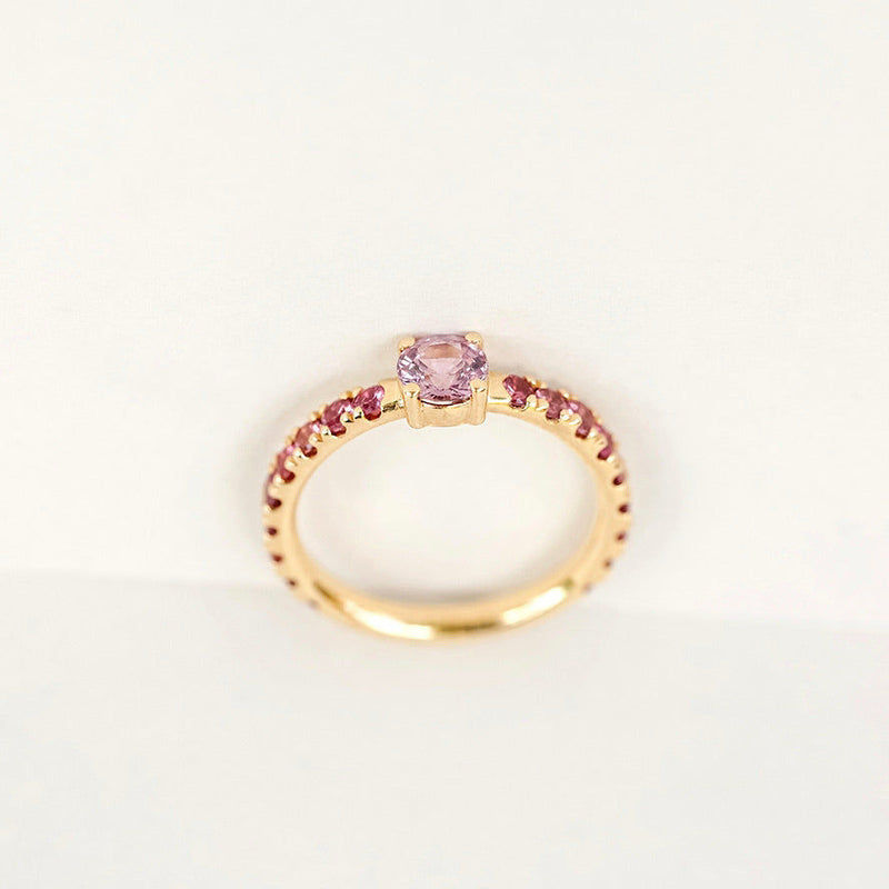 Candy Sweet Violet 18K Gold Ring w. Sapphires