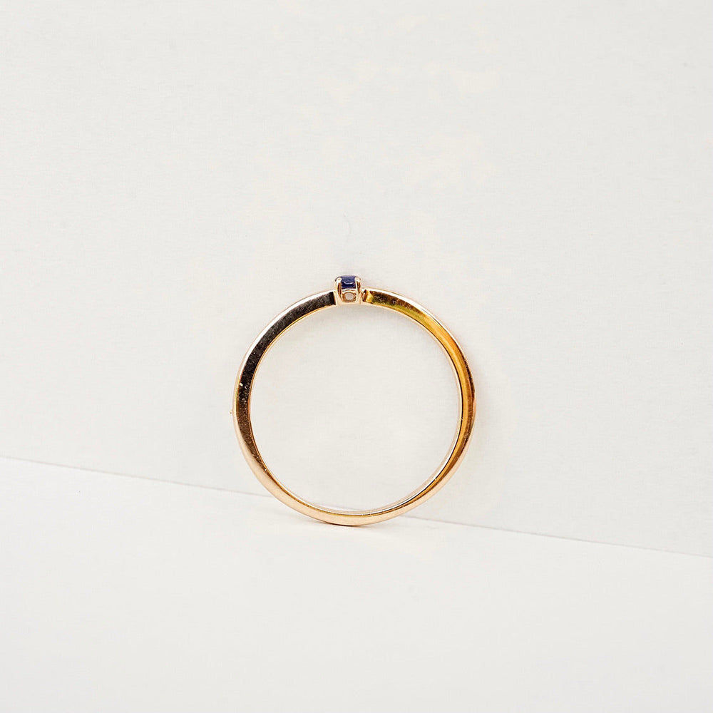 Essential Spring 18K Rosegold Ring w. Sapphire